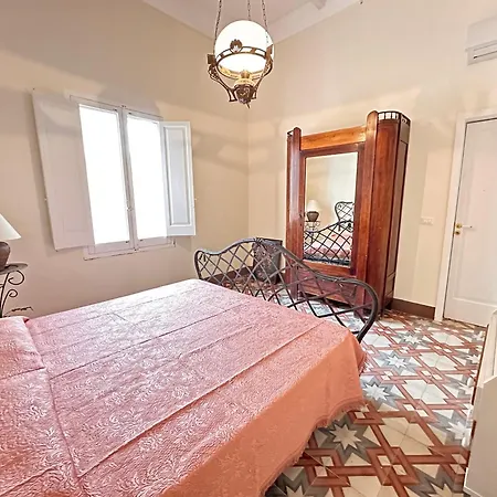 Residenza Del Conte * غالّيبولي